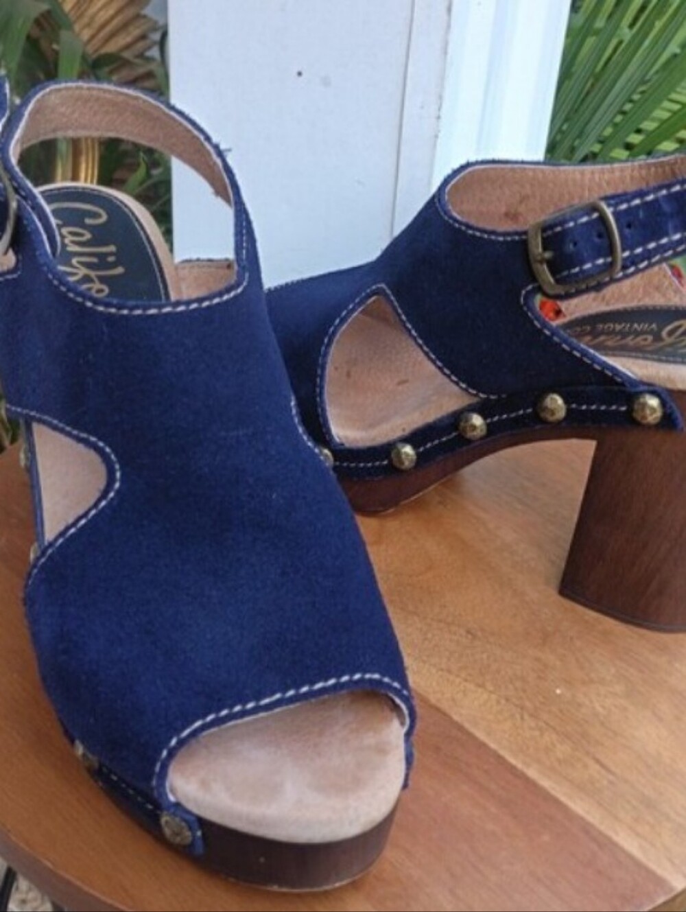 CALIFORNIANS VINTAGE COLLECT SZ 9 STUDDED NAVY SUEDE CLOGS HEELS HIPPIE BOHO LN